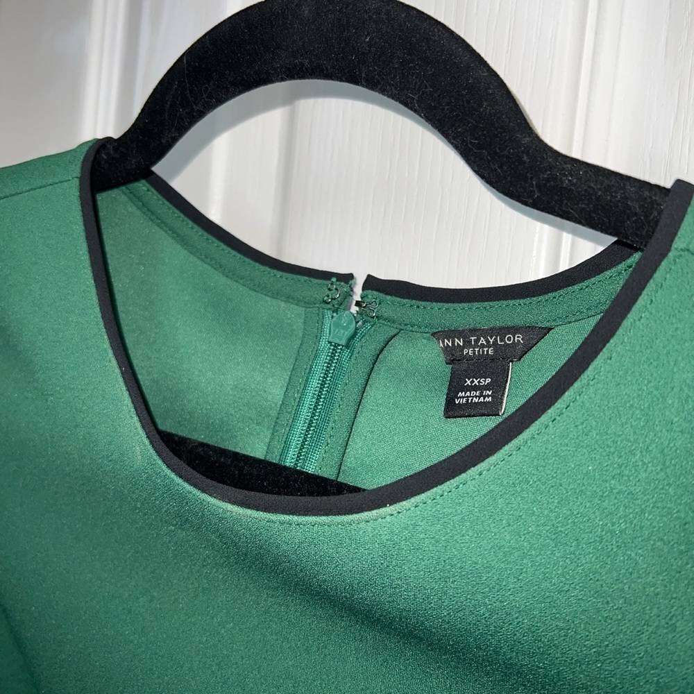 Green top - Picture 2 of 3